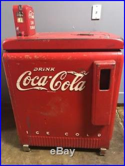 Vintage Coin Operated Coca Cola Vendo Vending Machine Ice Chest Cooler 7up Coke