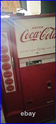 Vintage Coke Machine 50 S Good Condition