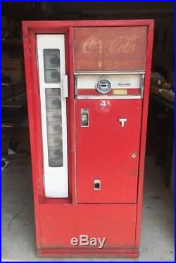 Vintage Coke Machine Cavalier 1960 CS-64ES Running Cold No Key SN 408260
