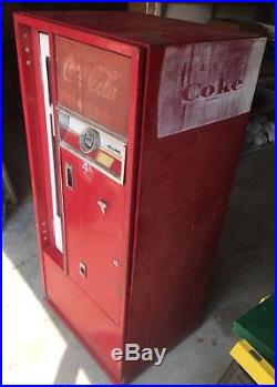 Vintage Coke Machine Cavalier 1960 CS-64ES Running Cold No Key SN 408260