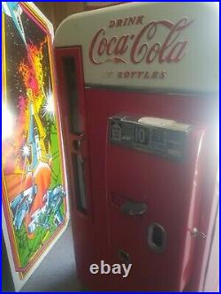 Vintage Coke Machine Vendo 1958
