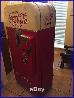 Vintage Coke Machine Vendo 39