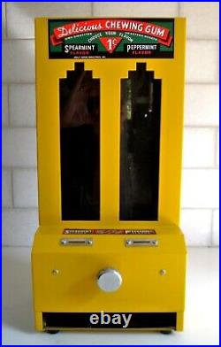 Vintage Delicious Chewing Gum Jolly Good Penny Dispenser & Keys, Yellow