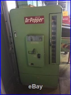 Vintage Dr Pepper VMC 110 Machine Coin Operated Pepsi 7up Vendo Rare