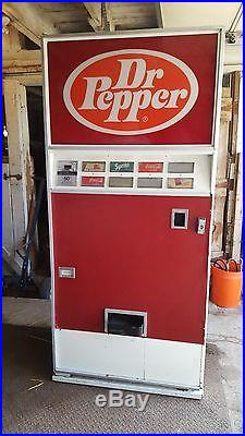 Vintage Dr Pepper soda vending machine