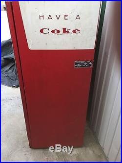 Vintage Eastern Vendo H63A No Canadian Nickels Coke Machine