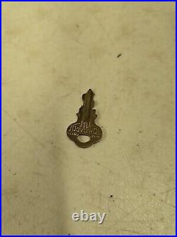 Vintage Folz Vending Oceanside NY Advertising Peanut Penny Machine 1C With Key