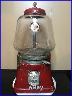 Vintage Gumball Machine. 1 Cent Silver King. Original Red Paint And Key. 1940s