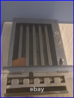 Vintage Mills Penny 1 One Cent Coin Op Operated Candy Vending Machine