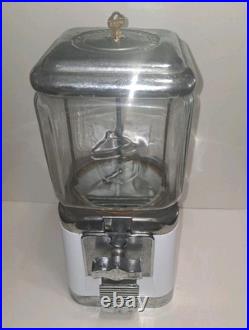 Vintage Oak MFG Company White Acorn. 25 Cent Candy Machine With Key