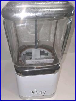 Vintage Oak MFG Company White Acorn. 25 Cent Candy Machine With Key