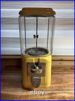 Vintage Oak Mfg. Company Acorn 5 Cent Candy Gumball Nut Vending Machine No Key