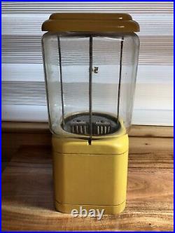 Vintage Oak Mfg. Company Acorn 5 Cent Candy Gumball Nut Vending Machine No Key