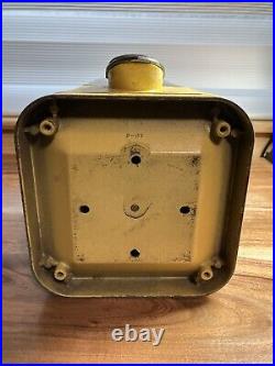 Vintage Oak Mfg. Company Acorn 5 Cent Candy Gumball Nut Vending Machine No Key