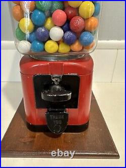 Vintage Old Oak Acorn Gumball Gum Candy Machine 5-Cent On Wood Stand Tabletop