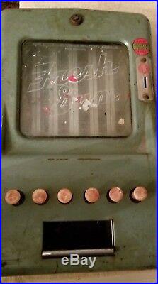 Vintage One Cent Penny Vending Gum Machine has No Key Original Green Paint