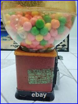 Vintage PENNY 1 CENT GUMBALL GUM VENDING VENDOR MACHINE Red With Key And Prizes