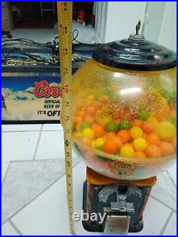 Vintage PENNY 1 CENT GUMBALL GUM VENDING VENDOR MACHINE Red With Key And Prizes
