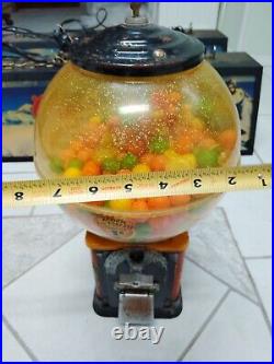 Vintage PENNY 1 CENT GUMBALL GUM VENDING VENDOR MACHINE Red With Key And Prizes