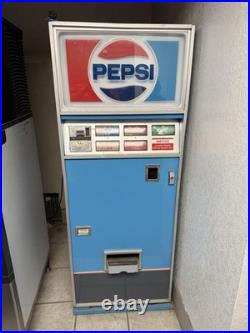 Vintage Pepsi Vending Machine Yes It Works. It Has 2 Extra Coin Mechanism Parts