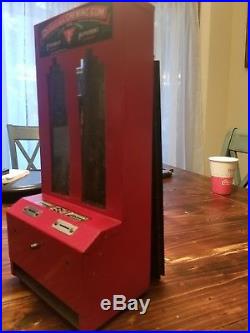 Vintage RED Jolly Good Industries 1¢ Penny Delicious Chewing Gum Machine Excell