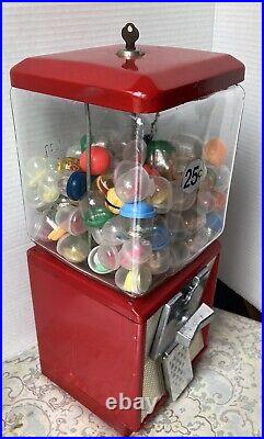 Vintage Retro Northwestern Capsule gum ball machine model 60, 25c Glass Globe