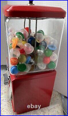 Vintage Retro Northwestern Capsule gum ball machine model 60, 25c Glass Globe