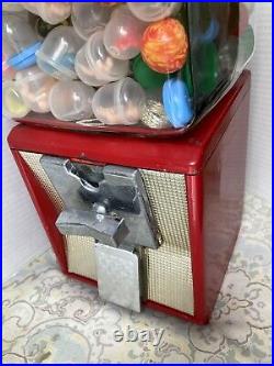 Vintage Retro Northwestern Capsule gum ball machine model 60, 25c Glass Globe