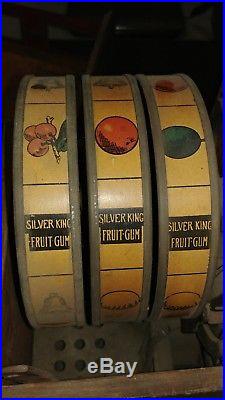 Vintage Silver King Novelty Co. Ball Gum 3 Reel Fruit Gum Gumball Slot Machine