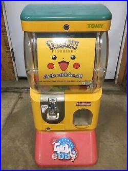 Vintage TOMY Yujin Gatcha Gashapon Vending Machine with Pokemon Capsules Foot Cap