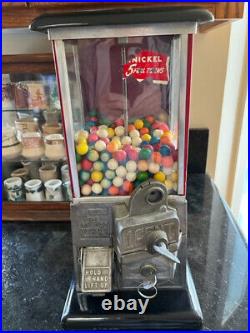 Vintage The Master Penny Nickel Gumbull Machine Red and Black with Key c 1920's