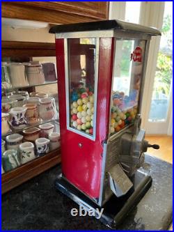 Vintage The Master Penny Nickel Gumbull Machine Red and Black with Key c 1920's