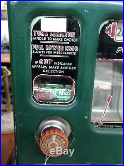 Vintage Univendor Vending Machine. Candy Bar And Gum