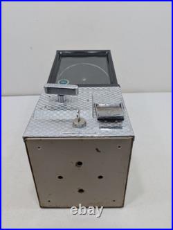 Vintage VERSATILE 18 Steel 10 Cent Vending Candy Prize Gumball Machine with KEY