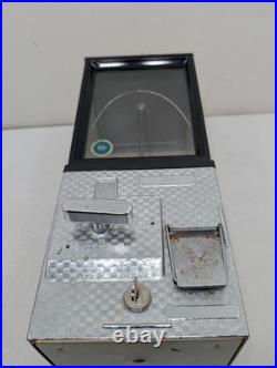 Vintage VERSATILE 18 Steel 10 Cent Vending Candy Prize Gumball Machine with KEY