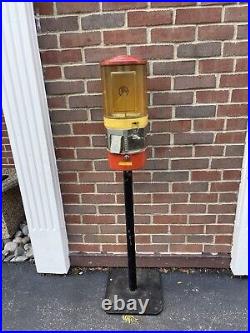 Vintage VICTOR VENDORAMA 5 Cent GUMBALL VENDING MACHINE RED YELLOW W Stand & Key