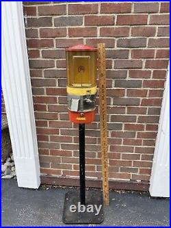 Vintage VICTOR VENDORAMA 5 Cent GUMBALL VENDING MACHINE RED YELLOW W Stand & Key