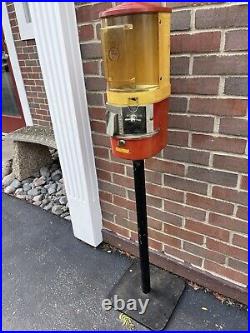 Vintage VICTOR VENDORAMA 5 Cent GUMBALL VENDING MACHINE RED YELLOW W Stand & Key