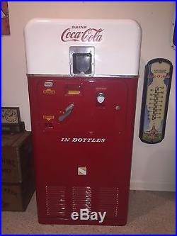 Vintage VMC 33 Coca Cola Coin Operated Bottle Vending Machine Vendo Coke Soda