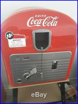 Vintage VMC Vendorlator 27 Coke Machine Table Top