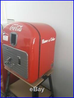 Vintage VMC Vendorlator 27 Coke Machine Table Top