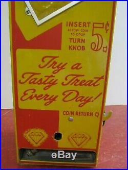 Vintage Venco Candyette Confections Vending Machine, Candy CoinOp 5 cents, 1940s