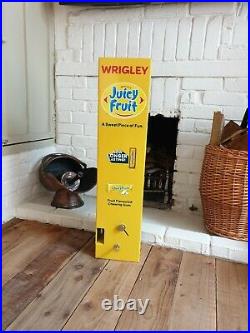 Vintage Vending Machine. Wrigleys juicy fruit. Games room, home office, mancave