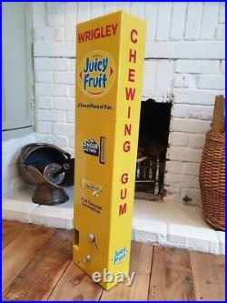 Vintage Vending Machine. Wrigleys juicy fruit. Games room, home office, mancave