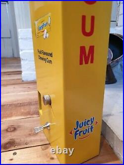 Vintage Vending Machine. Wrigleys juicy fruit. Games room, home office, mancave