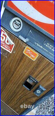 Vintage Vendo Coke Vending Machine No Key Turns On Model 01C0630AE