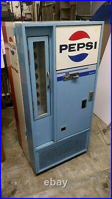 Vintage Vendorlator VFA 56B-C Pepsi Machine, unrestored Works great