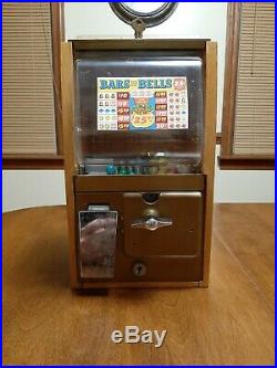 Vintage Victor Baby Grand Gumball Machine 25 Cent Oak Cabinet Candy Counter Top