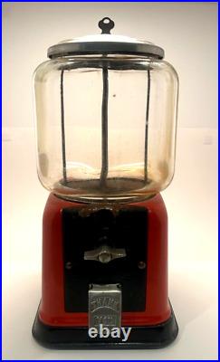 Vintage Victor Model V gumball candy peanuts machine 1940's Functional with key
