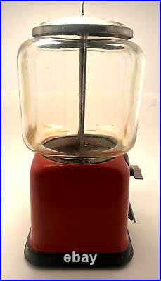 Vintage Victor Model V gumball candy peanuts machine 1940's Functional with key